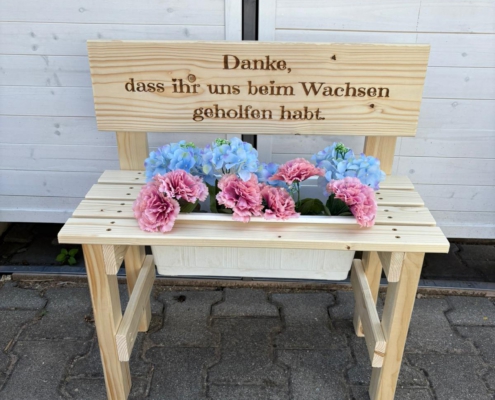 1e637595-deb6-4188-8a2a-524b08409bc1