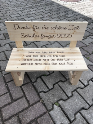 Sitzfläche graviert / Lehne gerade