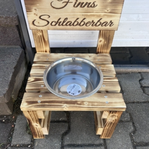 Personalisierte Hundestation inkl. Napf &ndash; Futterbar aus Holz in 3 verschiedenen Gr&ouml;&szlig;en, Trinkstation oder Fressstation